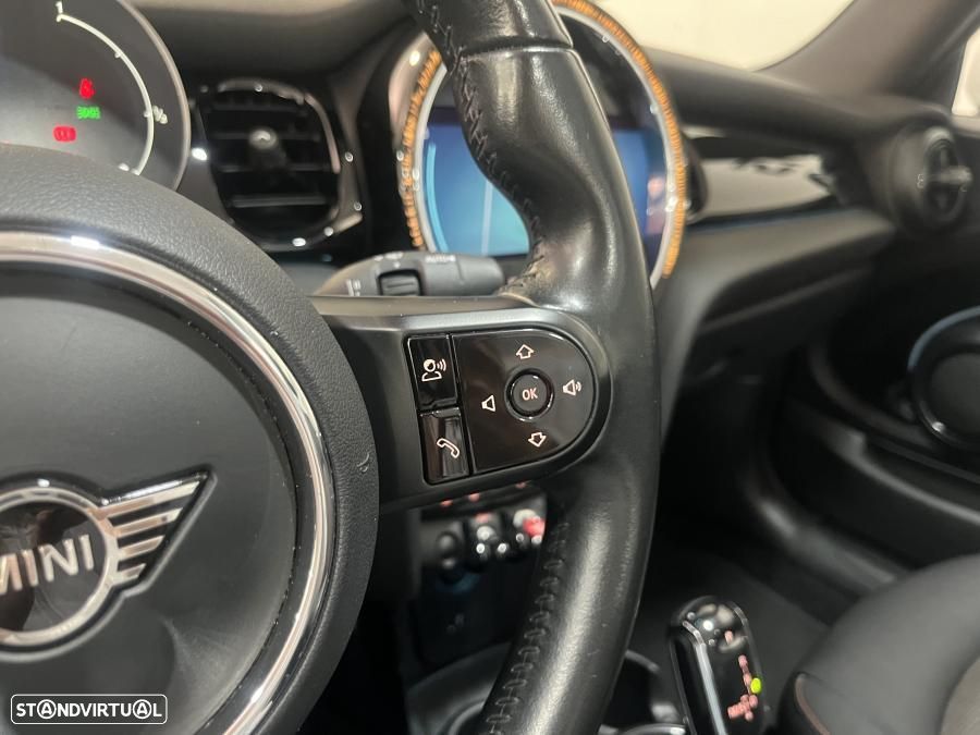 MINI Cabrio Cooper Premium Classic Auto - 23