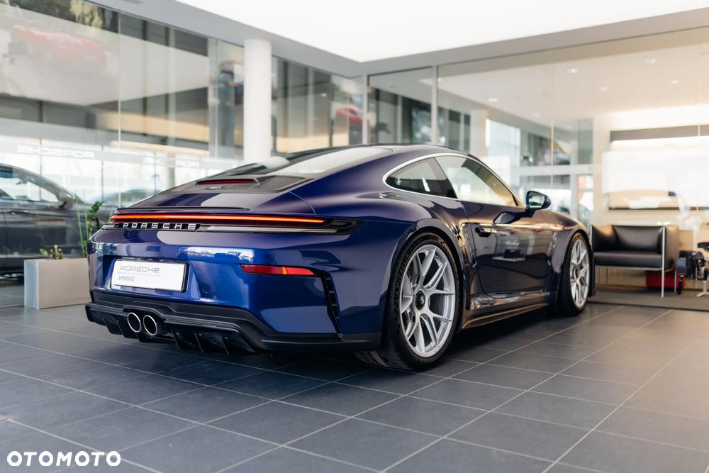 Porsche 911 GT3 Touring PDK - 12