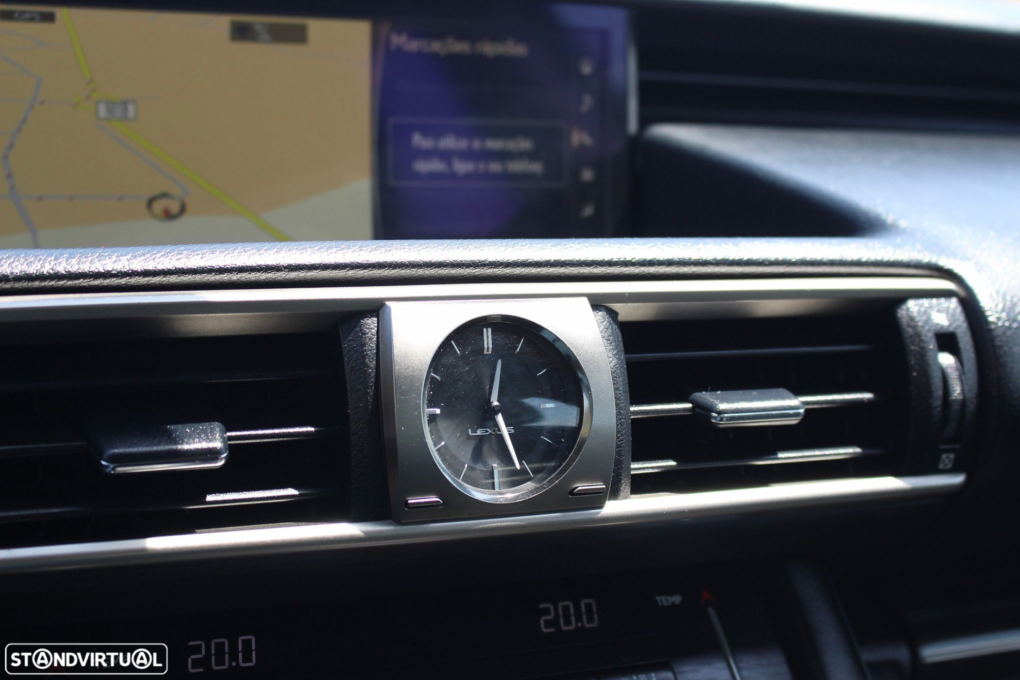 Lexus IS 300H Luxury - 32