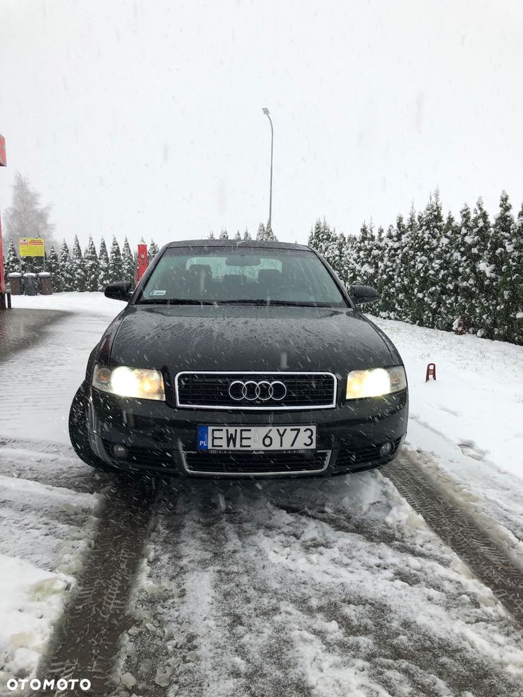 Audi A4 Limousine - 1
