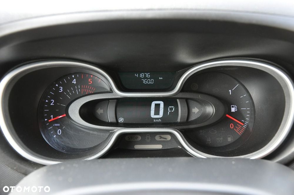 Renault Trafic Grand 2.0 dCi EDC - 17