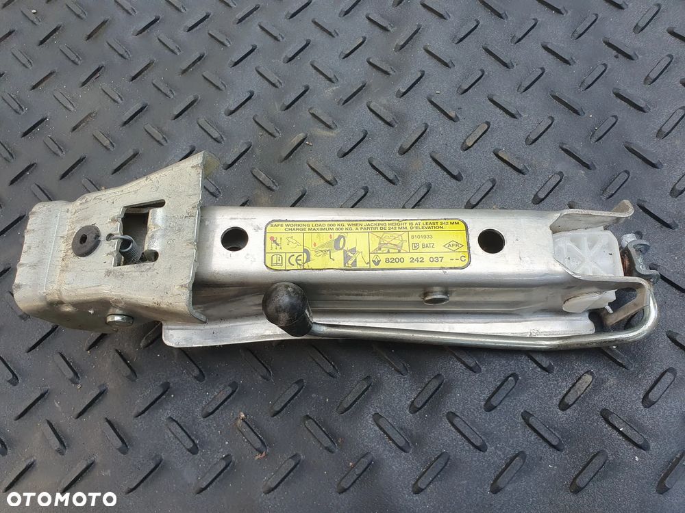 Lewarek podnośnik Renault Clio III 8200242037 - 1