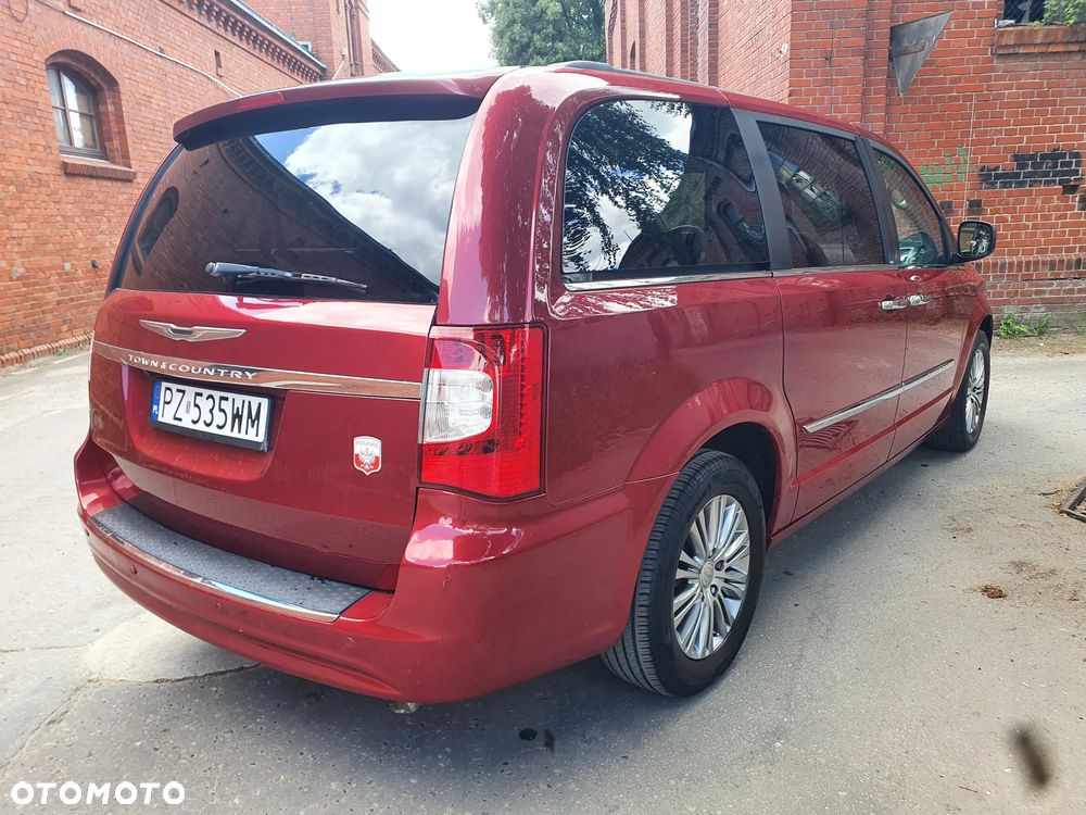 Chrysler Town & Country 3.6 Limited - 6
