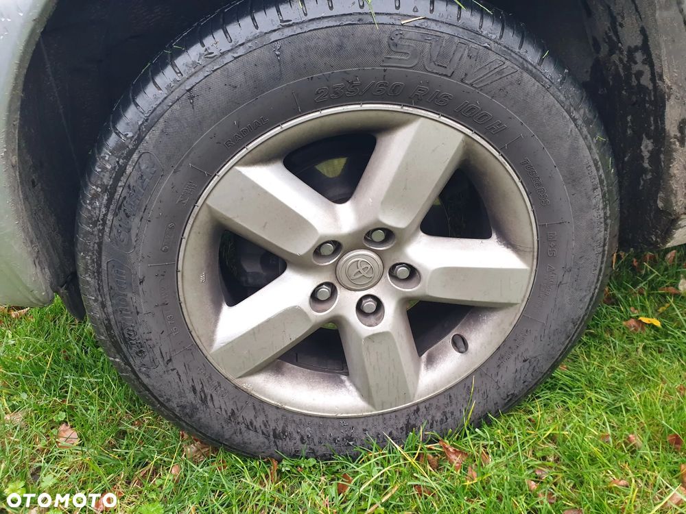 Toyota RAV4 D-4D 4x4 - 10