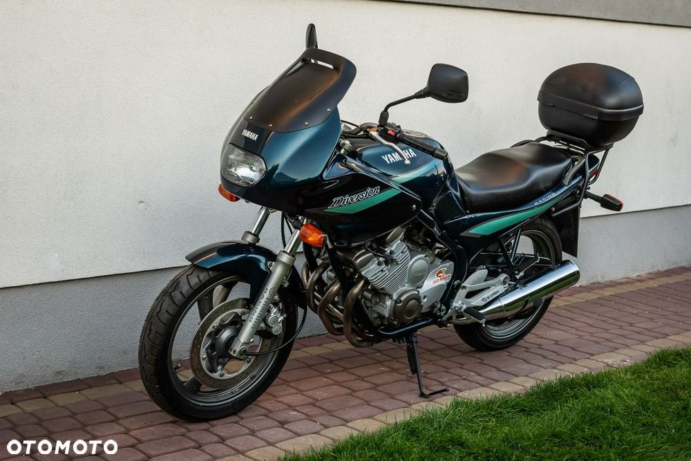 Yamaha XJ - 6