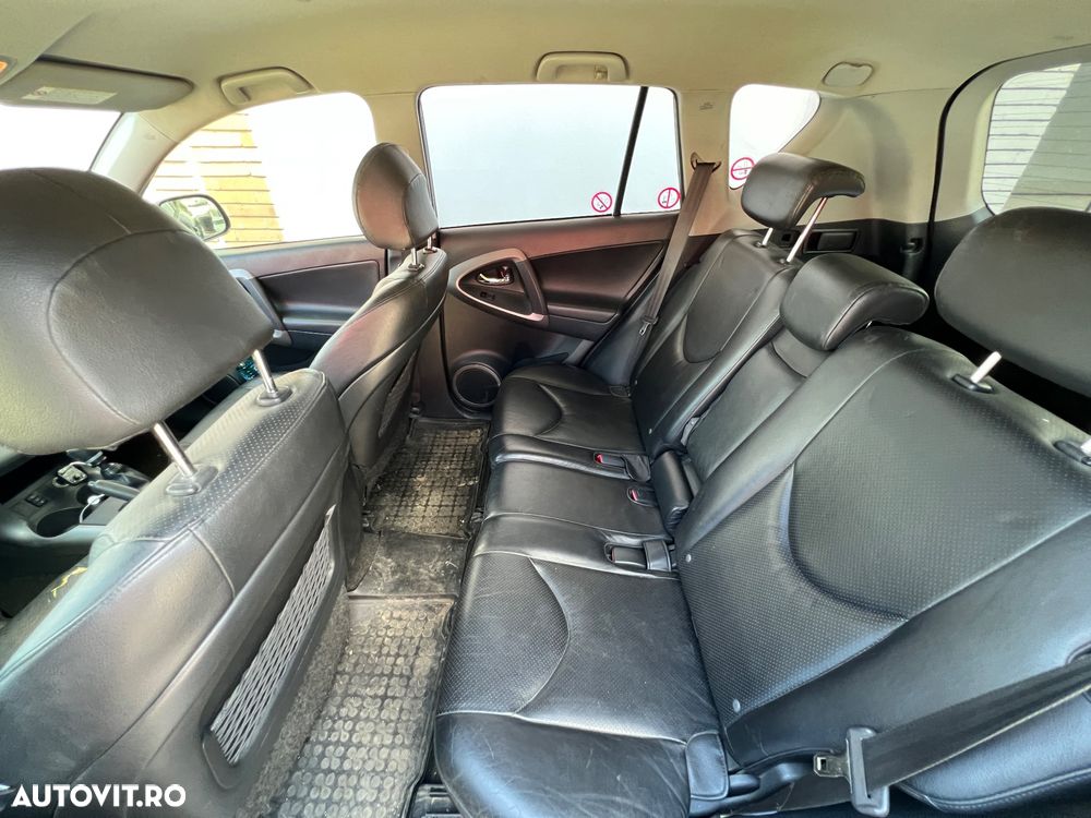 Toyota RAV4 - 7