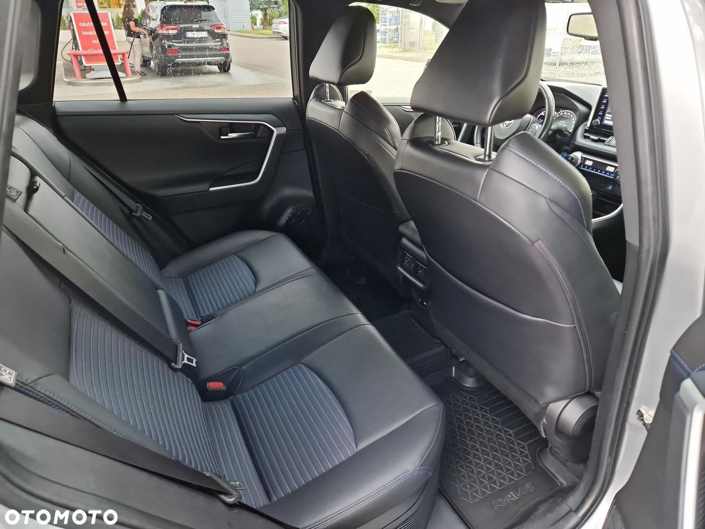 Toyota RAV4 - 14