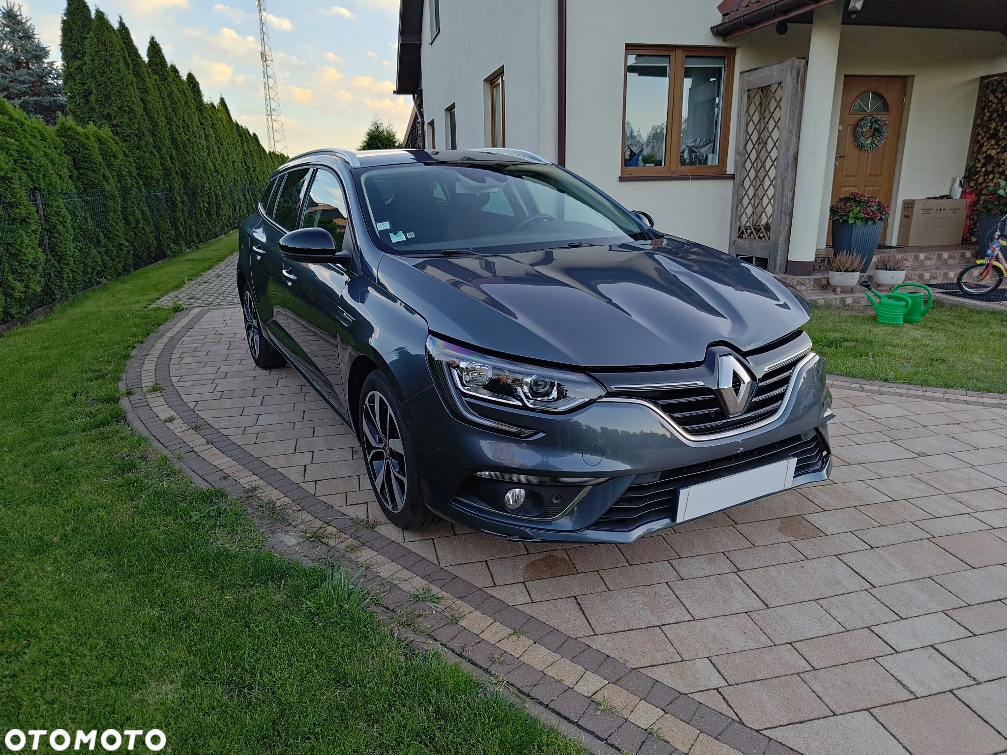 Renault Megane Grandtour TCe 140 GPF LIMITED - 2