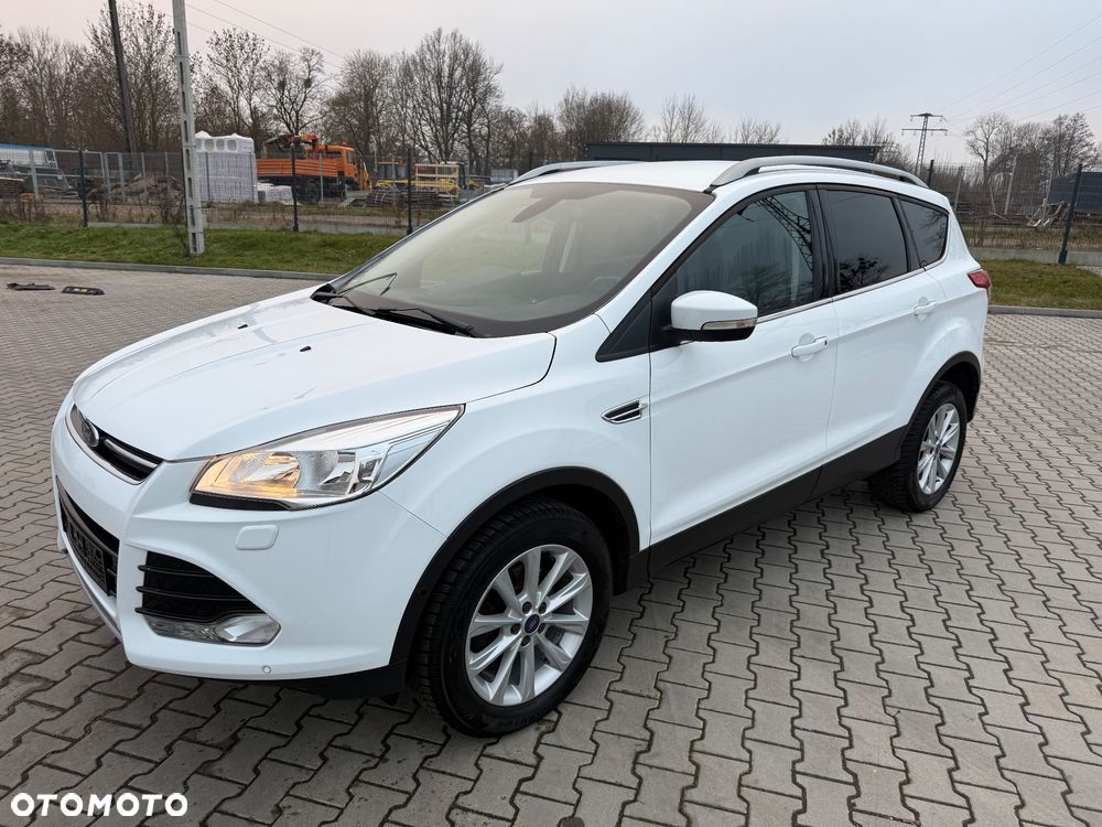 Ford Kuga 1.5 EcoBoost 2x4 Titanium - 4