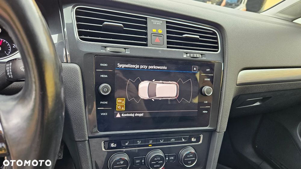 Volkswagen Golf 1.5 TSI BMT Comfortline - 17