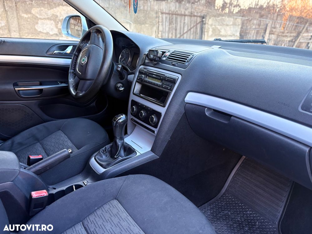 Skoda Octavia 1.6 TDI DPF Active - 10