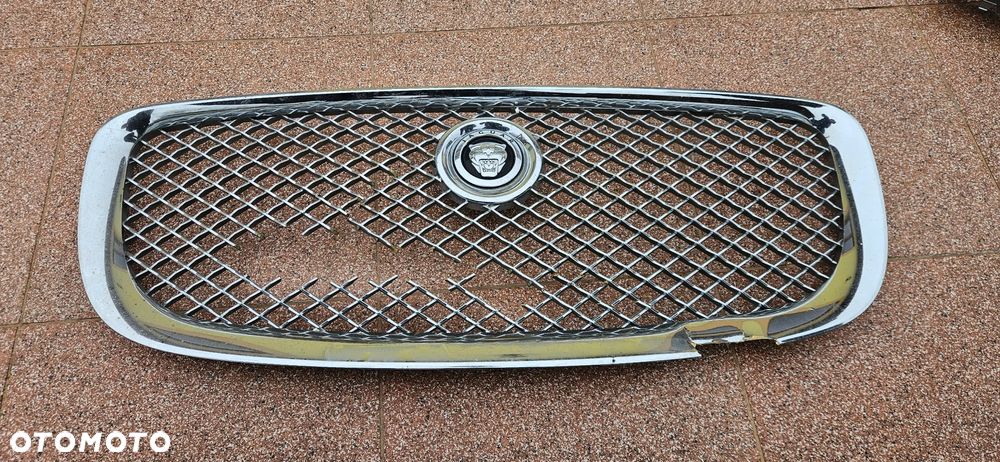 Jaguar XJ 351 LIFT 2010-2015 Atrapa zderzaka przedniego Grill Kratka środkowa znaczek emblemat logo - 2