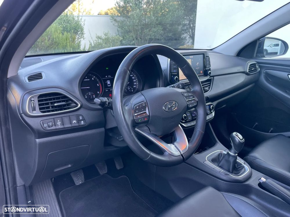 Hyundai i30 CW - 17
