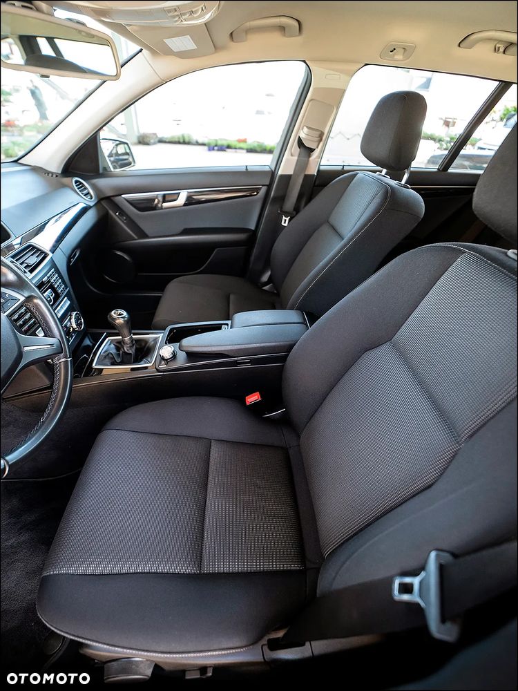 Mercedes-Benz Klasa C 180 (BlueEFFICIENCY) Elegance - 31