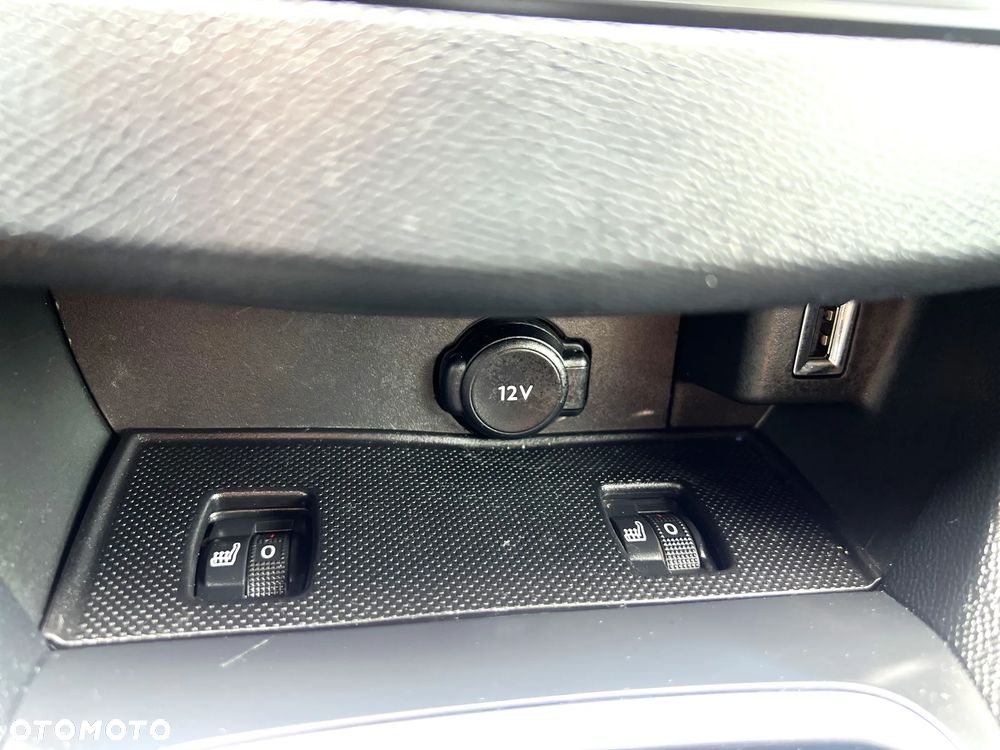 Peugeot 308 1.5 BlueHDi Active Pack Business S&S EAT8 - 7