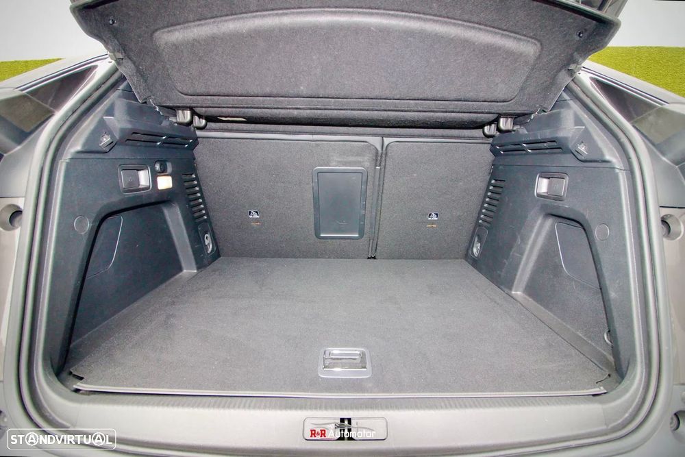 Peugeot 3008 1.6 Hybrid Allure e-EAT8 - 44