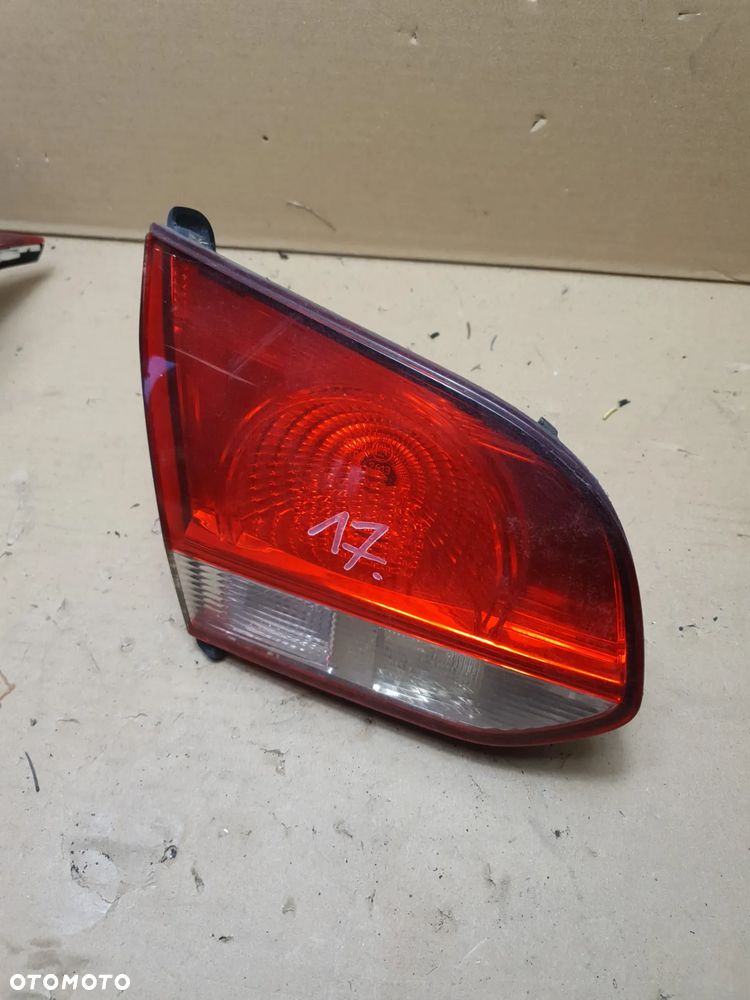 LAMPA LEWA W KLAPE VOLKSWAGEN GOLF VI 6 - 1