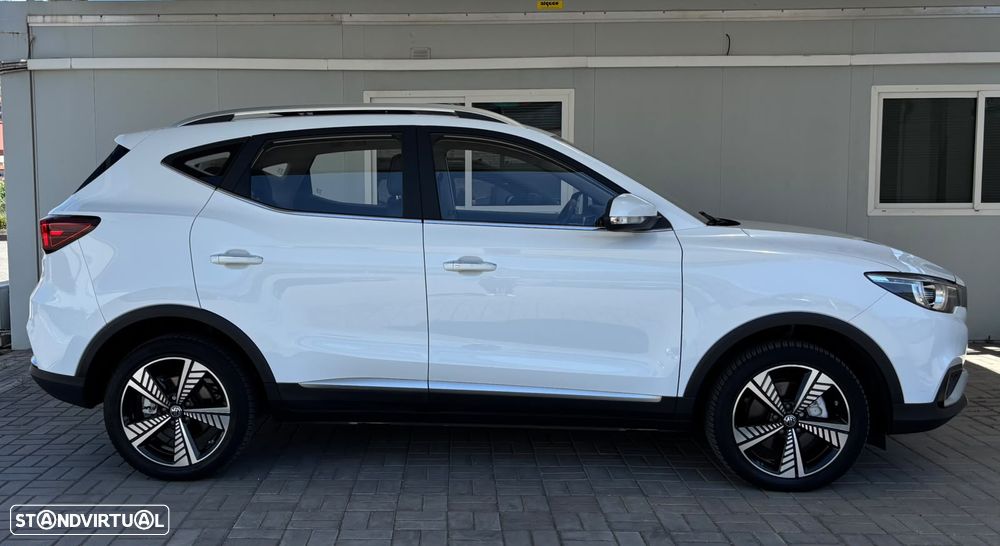 MG ZS EV 44.5 kWh Luxury - 23