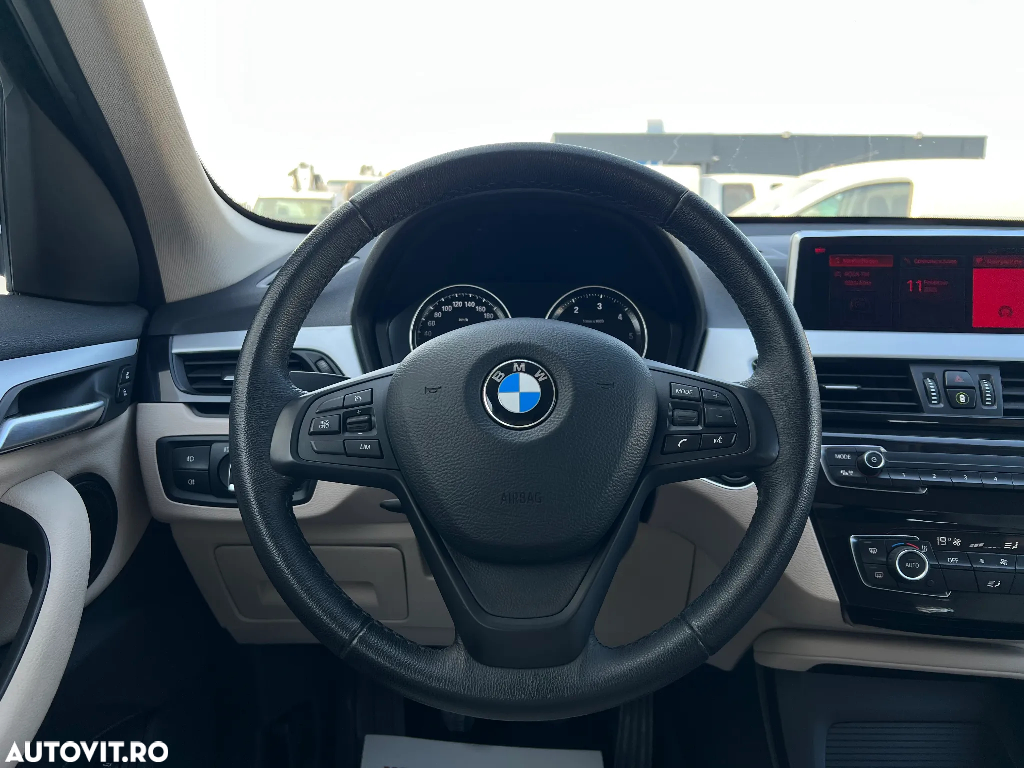 BMW X1 sDrive16d - 14