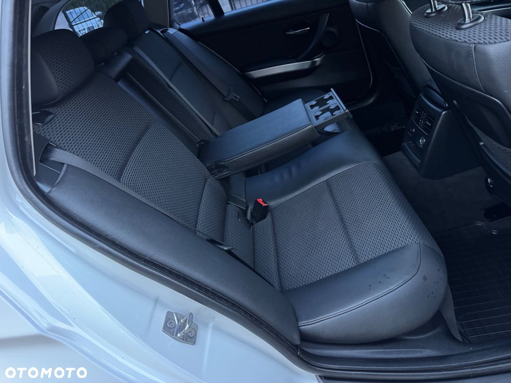 BMW Seria 3 320d DPF - 30