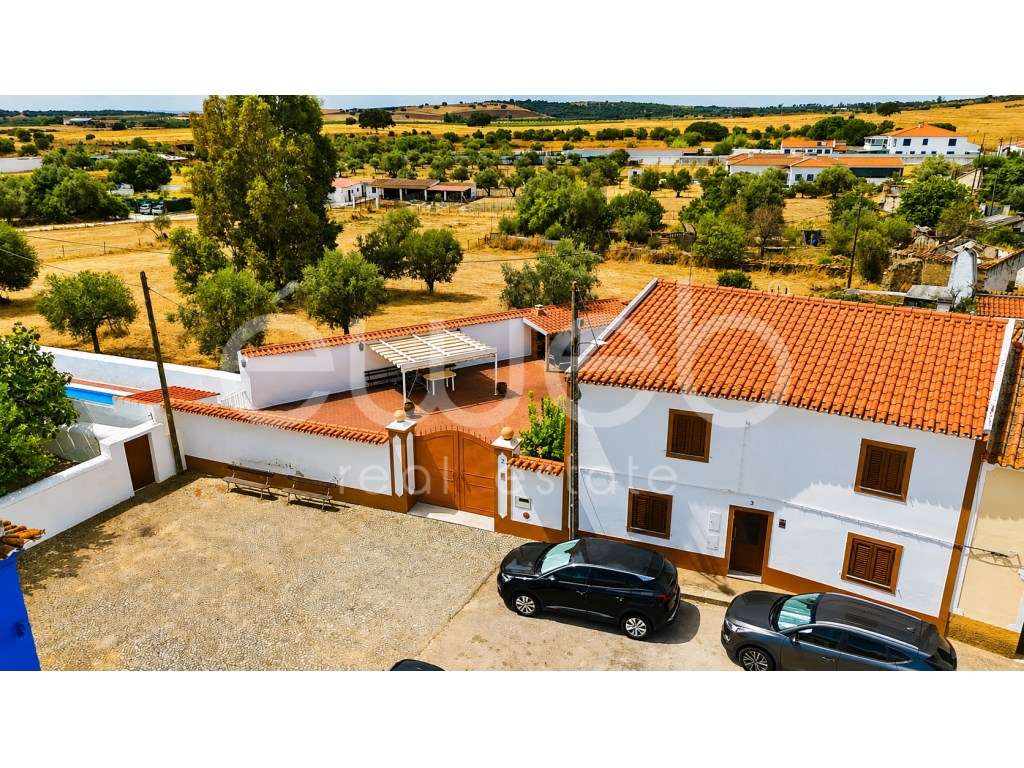 Moradia T4 de Arquitetura Alentejana com Piscina, Motrinos, Regueng... - Grande imagem: 2/60