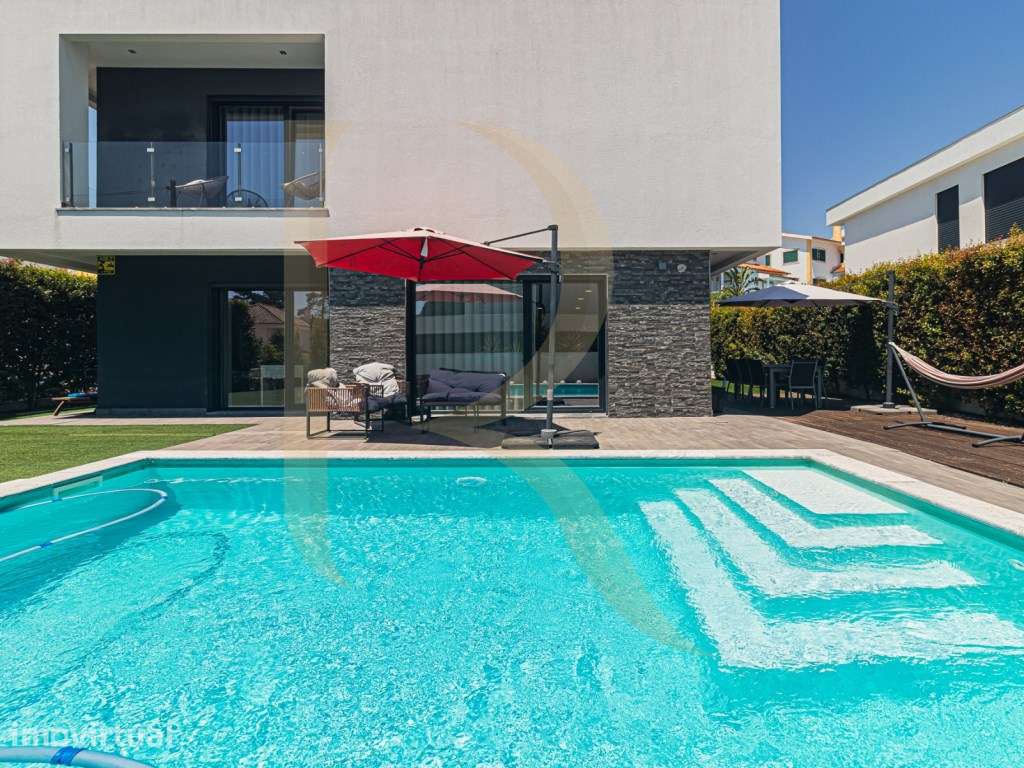 Moradia Isolada T4 com PISCINA e GARAGEM na Charneca da Caparica! - Grande imagem: 2/60