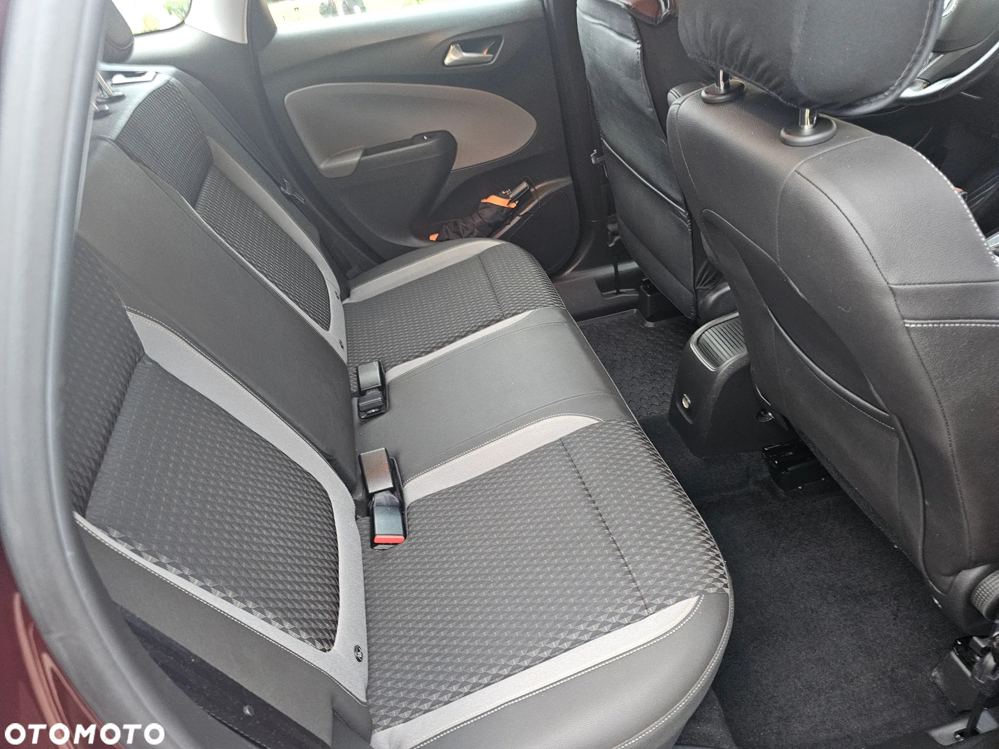 Opel Crossland X - 9