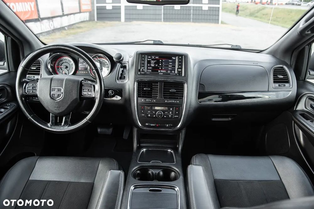 Dodge Grand Caravan 3.6 R/T - 27
