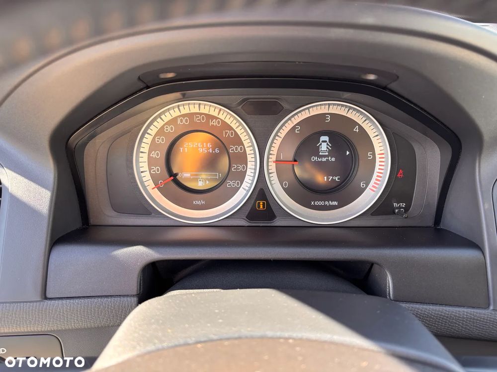 Volvo XC 60 - 8