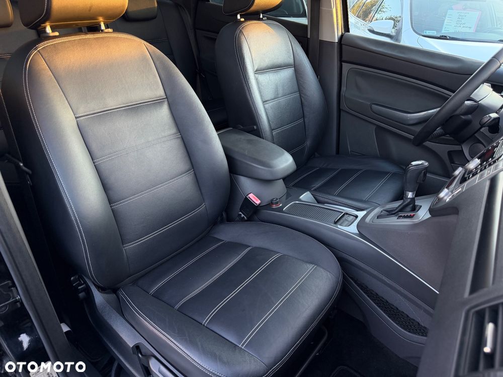 Ford Kuga 2.5 4x4 Titanium - 32