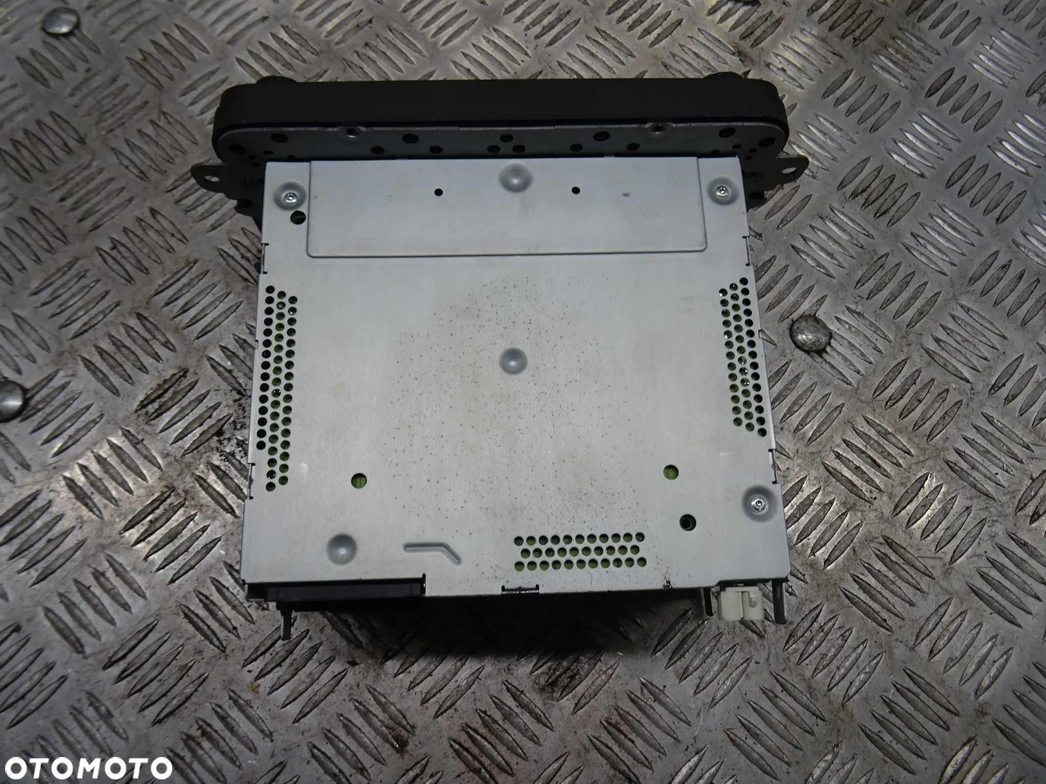 SKODA FABIA II 10-14 1.2 TDI RADIO 5J0035161C - 3