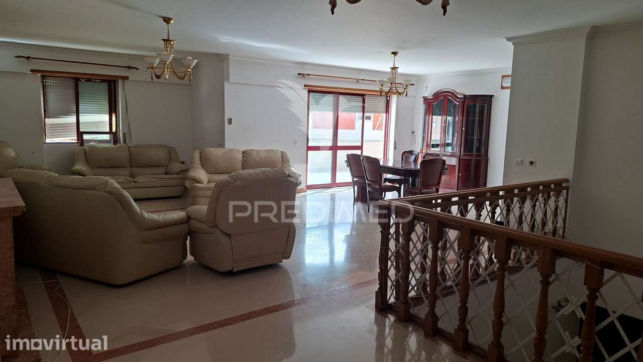 Apartamento T4 + 1 - Duplex com 174m2 com box para dois carros e do... - Grande imagem: 5/25