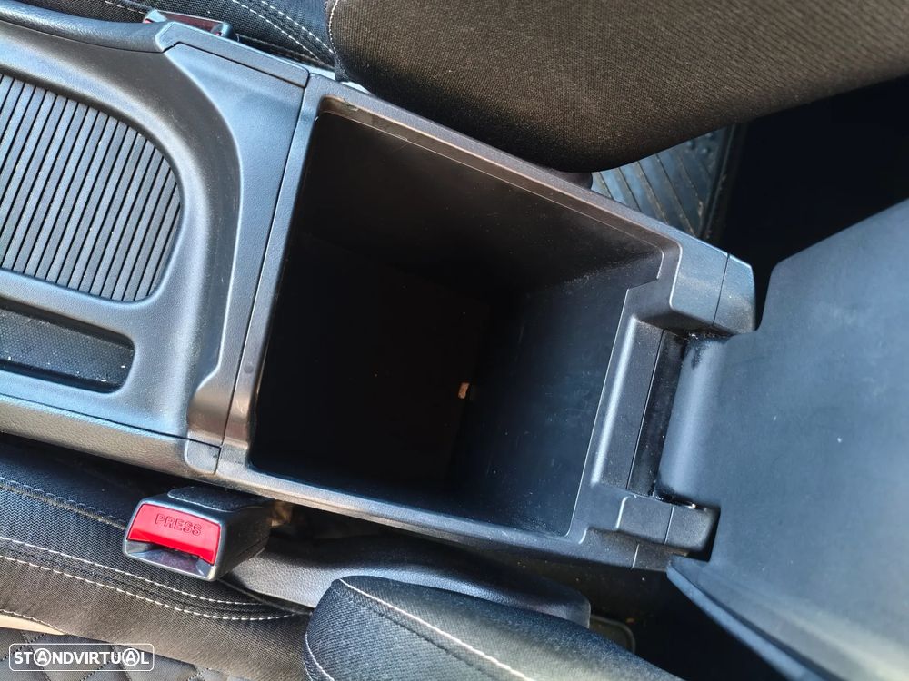 Kia Ceed SW 1.6 CRDi GT Line 7DCT - 32