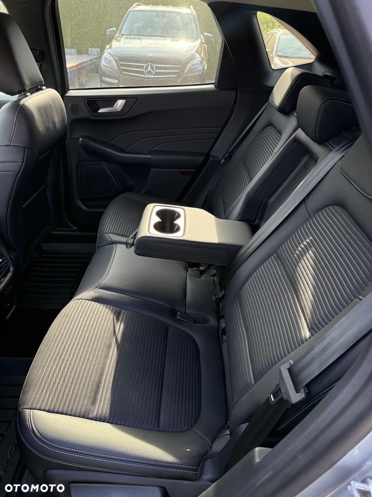 Ford Kuga 2.5P PHEV FWD Titanium X - 17