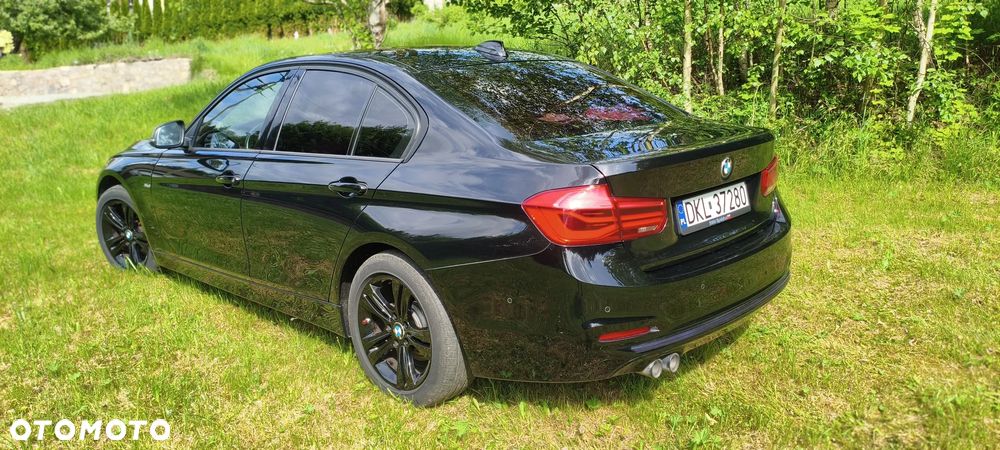 BMW Seria 3 320d Sport Line - 10
