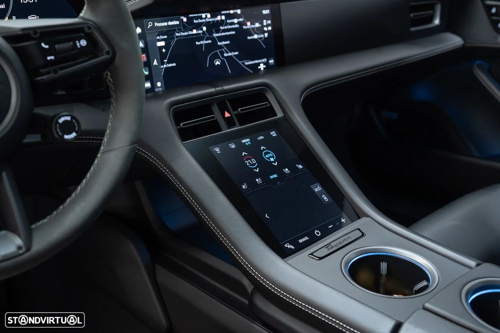 Porsche Taycan Cross Turismo 4 - 22