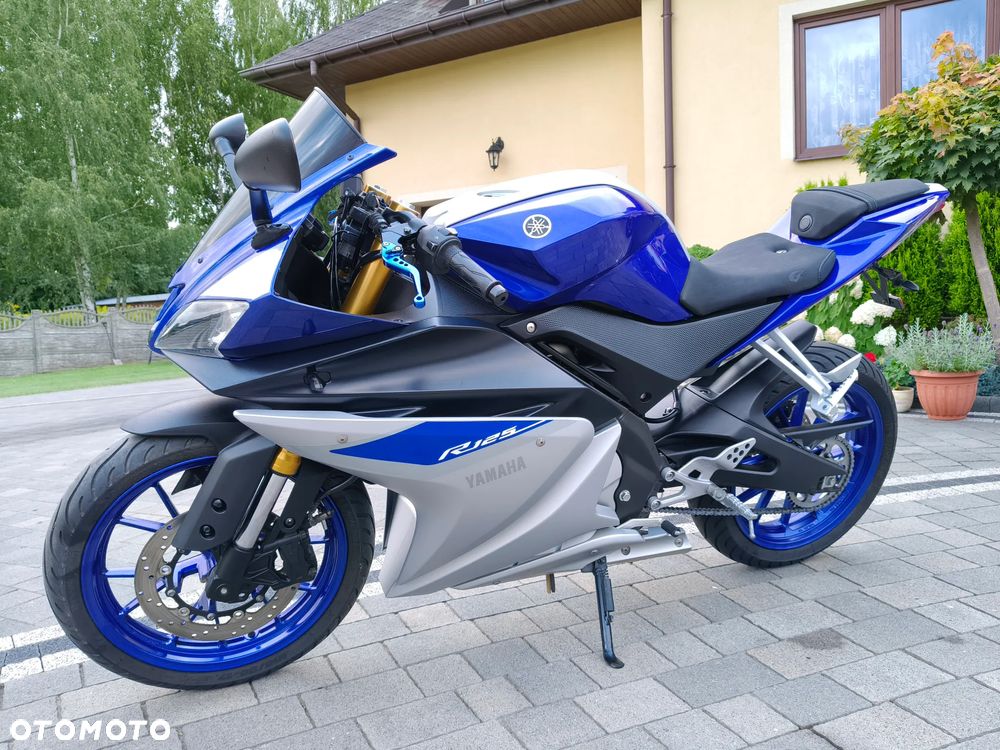 Yamaha YZF - 1