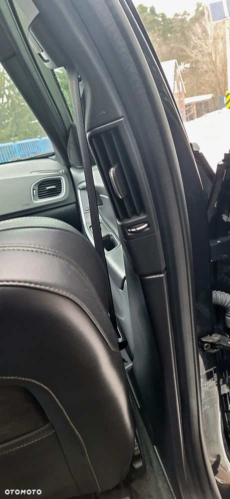 Volvo V60 D3 R-Design - 9