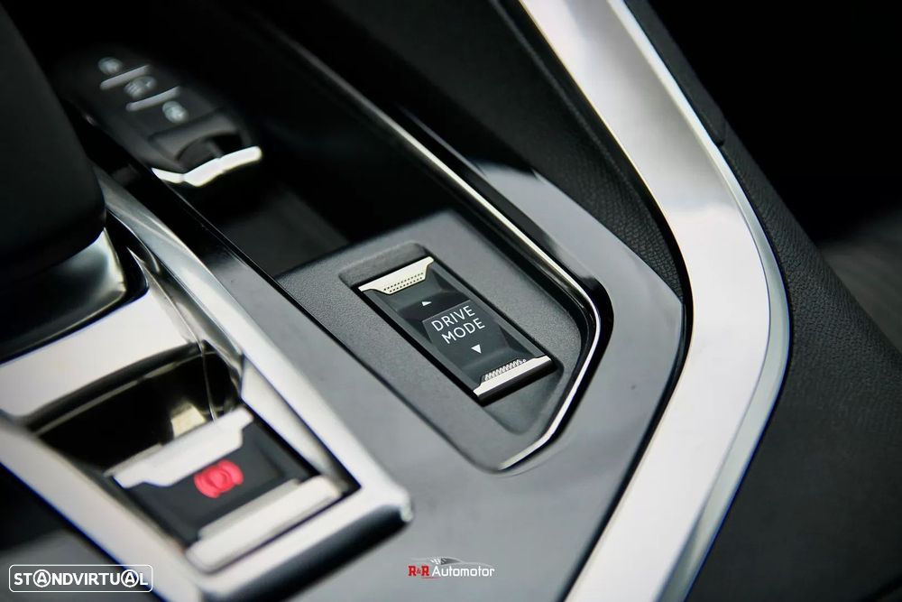 Peugeot 3008 1.6 Hybrid Allure e-EAT8 - 34