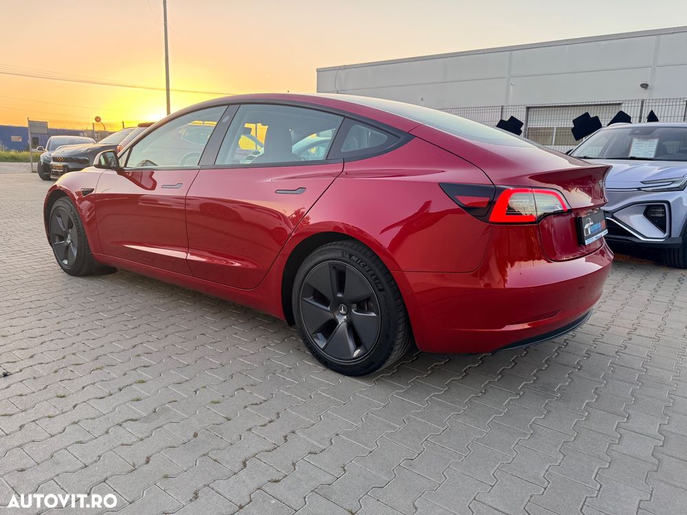 Tesla Model 3 - 6