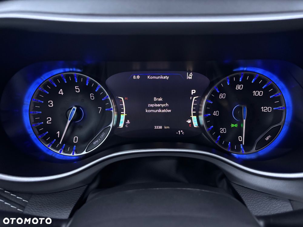 Chrysler Pacifica - 38