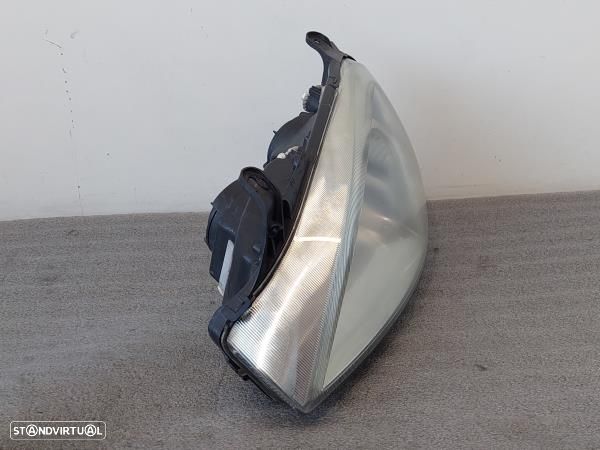 Otica / Farol Esq Opel Corsa C (X01) - 2