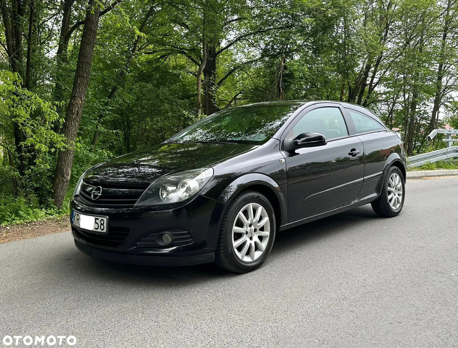 Opel Astra III GTC 1.6 Enjoy - 5