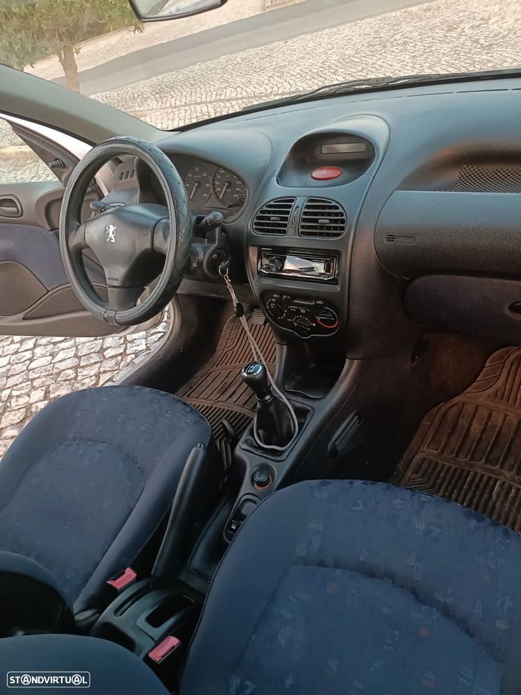 Peugeot 206 - 21