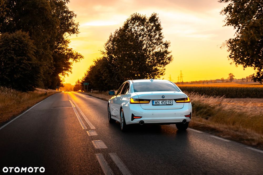 BMW Seria 3 318i - 12