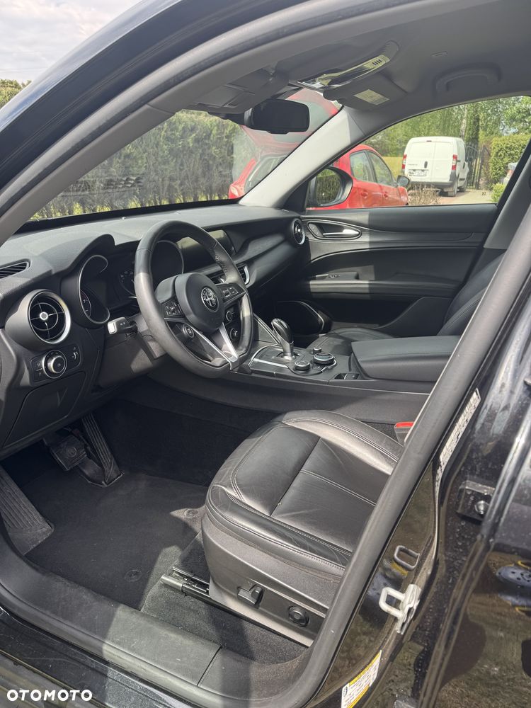Alfa Romeo Stelvio - 7
