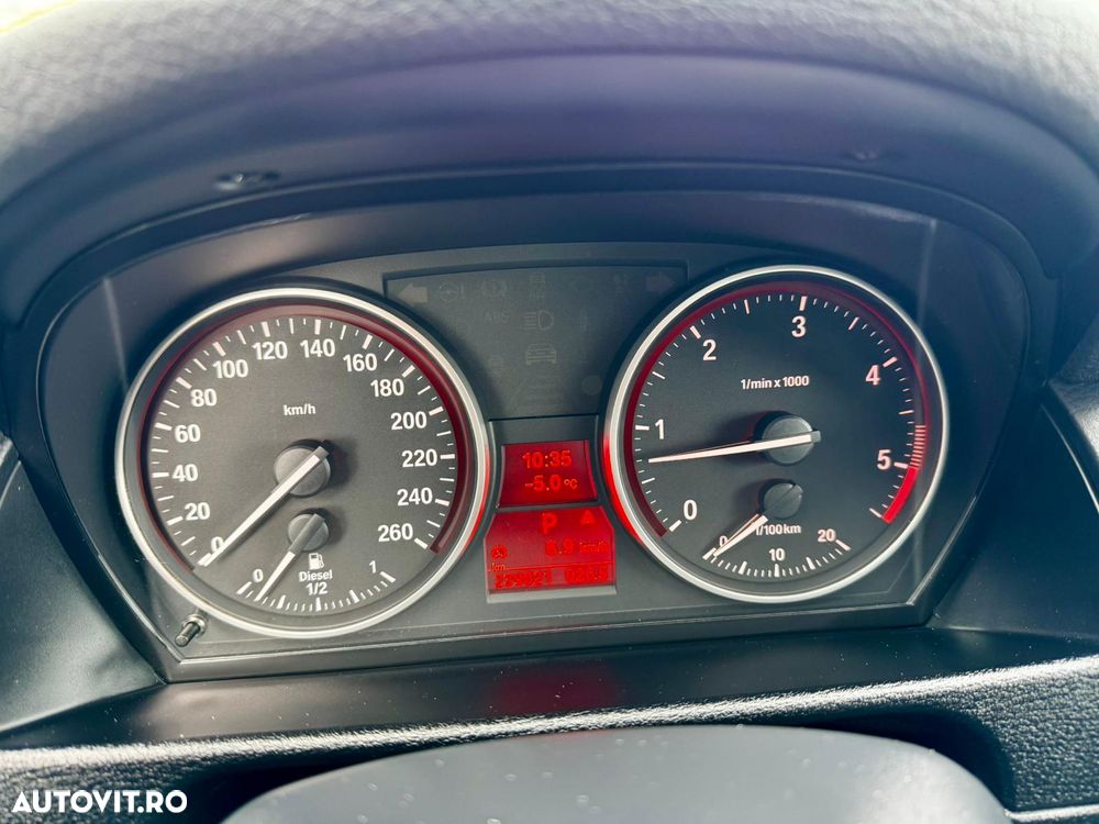 BMW X1 xDrive18d Aut. Sport Line - 32