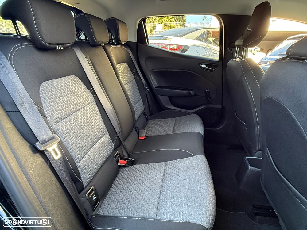 Renault Clio 1.0 TCe Limited CVT - 17