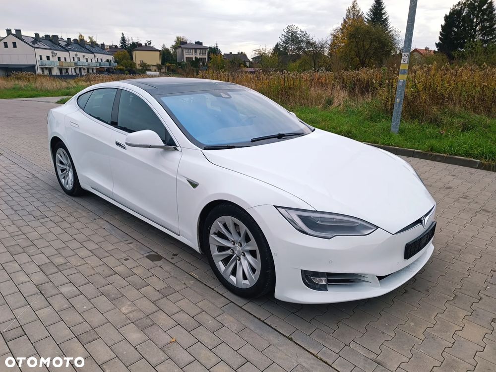 Tesla Model S Long Range Plus - 11