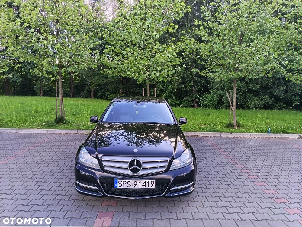 Mercedes-Benz Klasa C 180 CGI BlueEff Avantgarde - 5